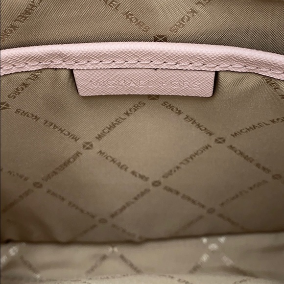 MICHAEL KORS LG EW ZP CHAIN XBODY POWDER BLUSH MLT - Picture 9 of 16
